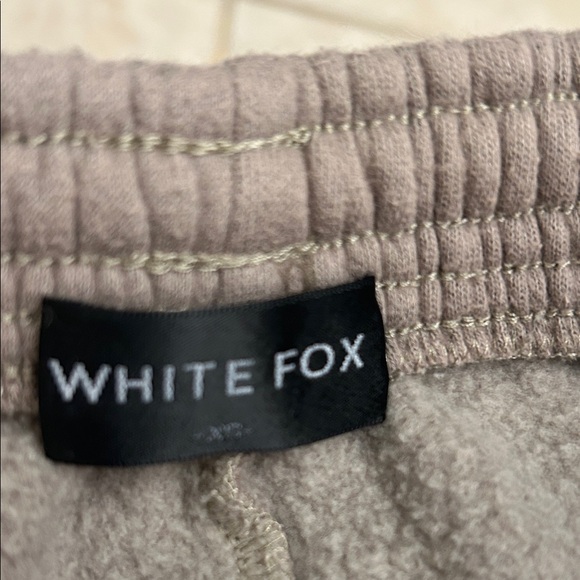 White Fox Sweatpants Set - Picture 5 of 5